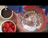 A picture of step 3 of Choco Strawberry instant dessert.