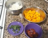 Foto del paso 1 de la receta: Arroz con salchichas, zapallo y otras verduras