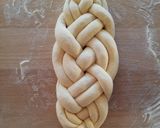 Foto del passaggio 5 della ricetta Treccia di pane al latticello a 6 capi, ricetta del riciclo 🌷