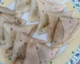 A picture of step 5 of Aloo samosa.