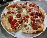 Une image de l'étape 14 de Tarte salée aux tomates, courgette, salami, mozzarella et brie de Meaux.