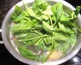 A picture of step 5 of Spinach and Pork Liver Soup.