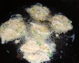 A picture of step 3 of Aloo or piyaz Pakory.