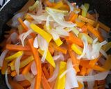Foto del paso 1 de la receta: Pasta Penne marinera y verduras aromatizadas