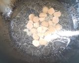 Foto langkah ke 2 dari resep Sayur caisim mix bakso.