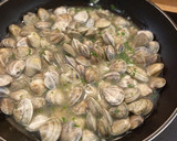 Foto del paso 6 de la receta: Papas con chirlas