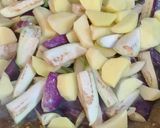 A picture of step 1 of Aloo baingan ki sabji.
