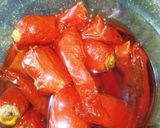 भरवां लाल मिर्च का अचार (bharwa lal mirch ka achar recipe in Hindi) रेसिपी चरण 3 फोटो