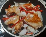 Foto del paso 2 de la receta: Pollo a la portuguesa