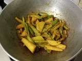 પરવળ બટાકા નું શાક (Parvar Bataka Shak Recipe In Gujarati)