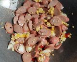 Foto langkah ke 4 dari resep Tumis Makaroni Sosis.