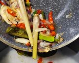 Foto langkah ke 4 dari resep Nasi Liwet Daun Jeruk Teri Jengki.
