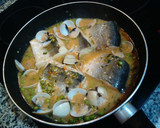 Foto del paso 10 de la receta: Merluza y salmón en salsa verde