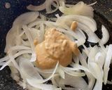 Foto del paso 3 de la receta: Cebollitas con tahini y miso para las hamburguesas