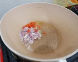 Foto langkah ke 2 dari resep Telur Dadar Bawang.
