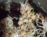 Foto langkah ke 3 dari resep Cha Tauge Ayam Jamur.