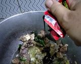 Foto langkah ke 4 dari resep Oseng jeroan sapi kecap.