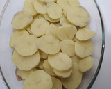 Foto del paso 2 de la receta: Cuartos de Pollo con patatas y cebolla al Neeson