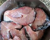 A picture of step 1 of Seyal fish.