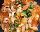 รูปขั้นตอนการทำที่ 4 ของ ผัดปลาหมึกซอสโคชูจัง🐙🦑🌶style by barbie👩🏼🍳