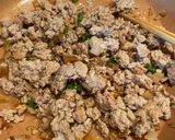 Hình bước làm 2 của món Nui soup thịt băm