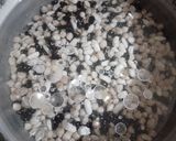 Foto del paso 1 de la receta: Alubias negras, blancas y garbanzos