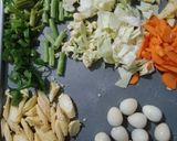 Foto langkah ke 2 dari resep Sop Sayur Bumbu Dasar Putih.