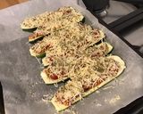 Une image de l'étape 5 de Courgettes farcies jambon tomates emmental et origan.