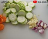 Foto langkah ke 1 dari resep Sop Bihun Oyong.