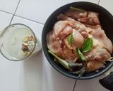 Foto langkah ke 2 dari resep Ayam ungkep bumbu kuning.