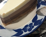 Foto del paso 6 de la receta: Tarta tres chocolates con base de galleta