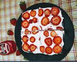 A picture of step 19 of Star print strawberry chocolate sandwich cake.