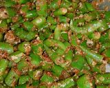 हरी मिर्च के टिपोरे (hari mirch ke tipode recipe in Hindi) रेसिपी चरण 2 फोटो