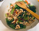 Foto langkah ke 3 dari resep Beef & veggies stir fry ala-ala.