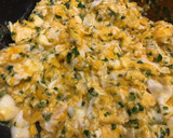 Foto del paso 4 de la receta: Huevos revueltos con ciboulette y perejil
