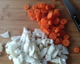 Foto del paso 2 de la receta: Pechuga de pollo con zanahorias 🥕