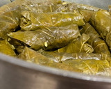 صورة لخطوة 3 من وصفة محشي ورق عنب