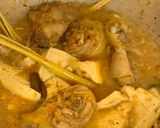 Foto langkah ke 2 dari resep Kare Ayam Bumbu Kuning.