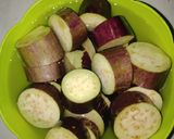 Foto langkah ke 1 dari resep Tumis terong cabai merah.