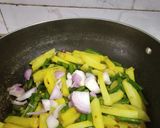 A picture of step 2 of Borboti (pea bean)sabzi.