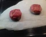 Foto del passaggio 2 della ricetta Tomino in speck croccante su gazpacho di fragole e datterini