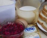 Foto langkah ke 1 dari resep Puding Naga Panggang Mix Roti Tawar dan Santan.