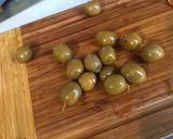 Une image de l'étape 10 de Salade composée laitue, concombre, betteraves et olives.