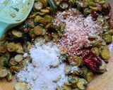 A picture of step 5 of Ivy Gourd Stir Fry.