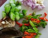 Foto langkah ke 2 dari resep Asem-asem Kakap Merah.