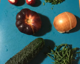 Foto del paso 1 de la receta: Ensalada búlgara (shopska ensalada)con espárragos del mar