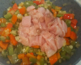 Foto del paso 2 de la receta: Guiso de pavo con pimientos