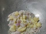 सिमला बटाटा भाजी (shimla batata bhaji recipe in marathi)