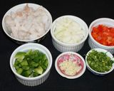 Foto del paso 1 de la receta: Empanadas de camarones, queso y salsa de cilantro