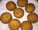A picture of step 5 of Potato Balls.